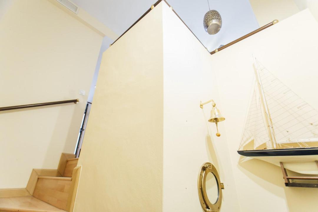 Apartamento Bright Duplex W/ Terrace Sevilla Exterior foto